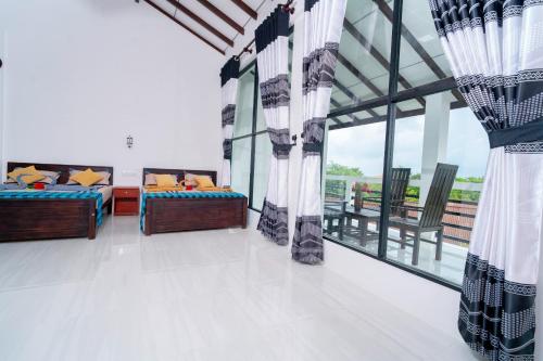 4 king beds