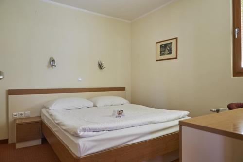 1 double bed