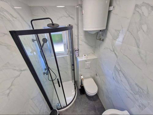 Apartment Splitska - image 5