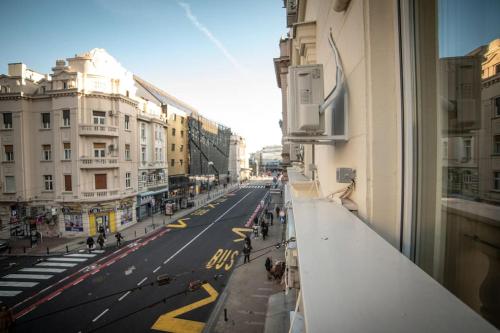 3 BDR for 6 CENTER CLOSE TO NATIONAL MUSEUM - image 5