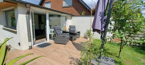 Erkély/terasz, All-in-One Apartment mit eigener Sonnenterrasse im Garten in Unterbach