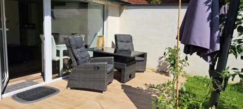 Erkély/terasz, All-in-One Apartment mit eigener Sonnenterrasse im Garten in Unterbach