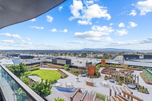 Balcony/terrace, Sky Garden On The Glen in Glen Waverley