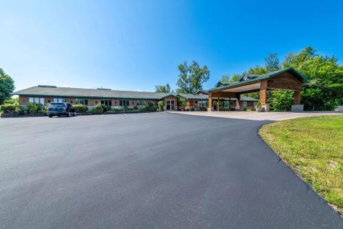Quality Inn & Suites Munising in Wetmore, USA