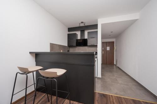 RentPlanet - Apartament Mireckiego - Tap to explore photos