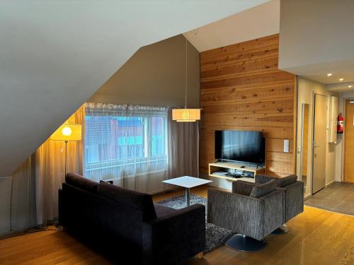 Levi Suites Unna Mànnu - image 6