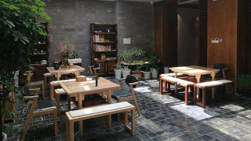 Restaurant, 嵩山居-丽晶精品民宿 in Dengfeng