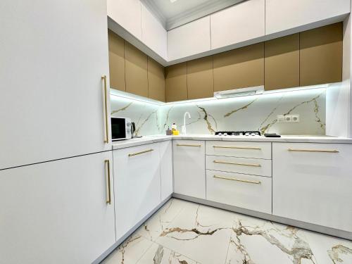ApartPoltava NEW PALACE 2023 Вишукані апартаменти на Соборності Центр Готельні чеки in Poltava