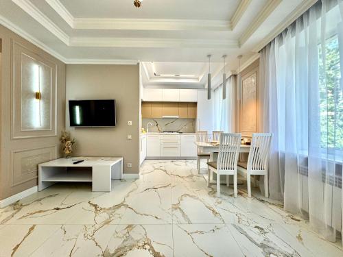 ApartPoltava NEW PALACE 2023 Вишукані апартаменти на Соборності Центр Готельні чеки