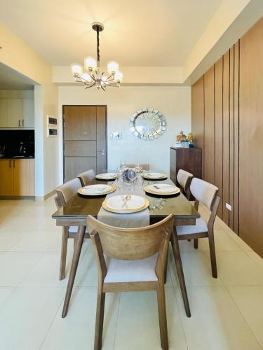 * *15 Elegant Urban Suite