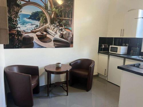 Facilities, Ensemble d'Appartements a La Courneuve - Bien Desservis et Disponibles Separement in La Courneuve