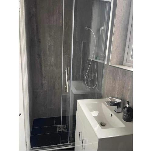 Dollis Hill One Bedroom Apartment NW2, London (photo 5)