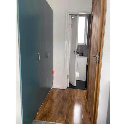 Dollis Hill One Bedroom Apartment NW2, London (photo 7)