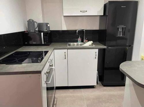 Dollis Hill One Bedroom Apartment NW2, London (photo 8)