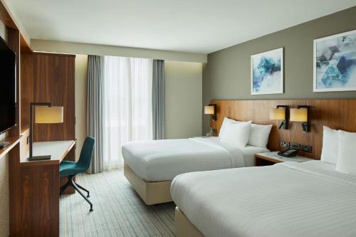 Courtyard by Marriott London Gatwick Airport - image 2