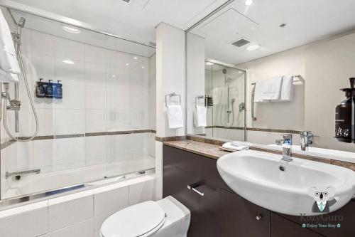 KozyGuru | Central Sydney 2 Bed 2 Bath City View - image 6