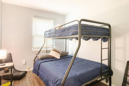 Ranch-Hot Tub-Pets-King Bed-Fenced Backyard-WiFi in Gahanna, USA