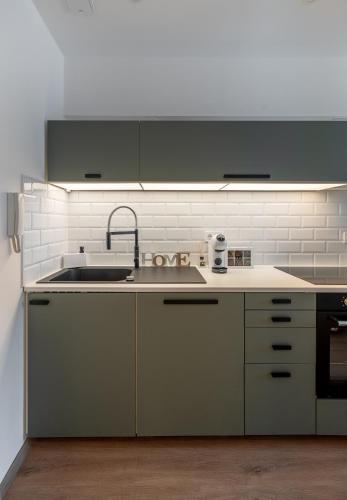 Geri Modern Home