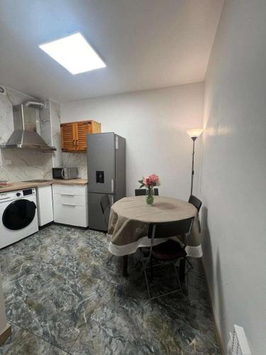 Facilities, Ensemble d'Appartements a La Courneuve - Bien Desservis et Disponibles Separement in La Courneuve