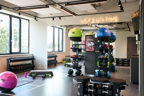 Moxy Amsterdam Schiphol Airport - image 7