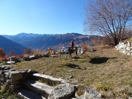 Chalet Lana in sonniger, ruhiger Lage in Mase, Schweiz