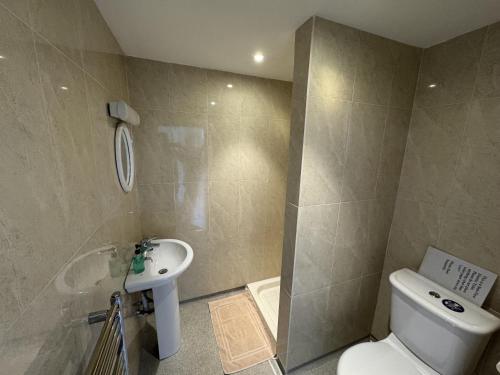 Hookwood Lodge - image 12