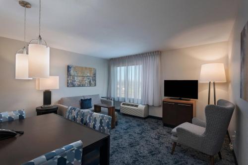 2 bedrooms, 3 beds