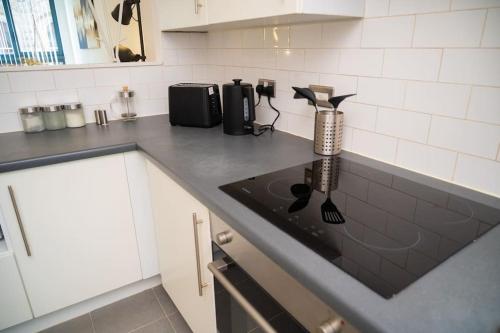 Modern City Centre Two Bedroom Suite & NETFLIX & WIFI, Leeds (Foto 3)