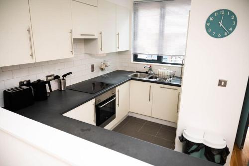 Modern City Centre Two Bedroom Suite & NETFLIX & WIFI, Leeds (Foto 8)