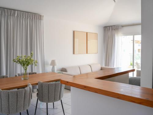 Resitour - Limnaria Gardens Apartments, Paphos (foto 8)