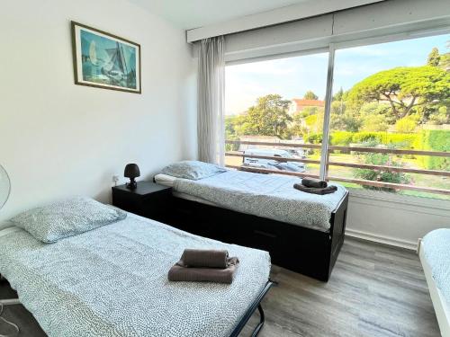 Two-Bedroom Apartment image 3