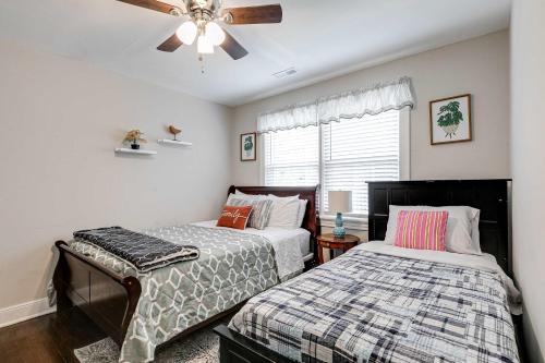 Grand2 4BR family home in Scotts Addition in Richmond, USA