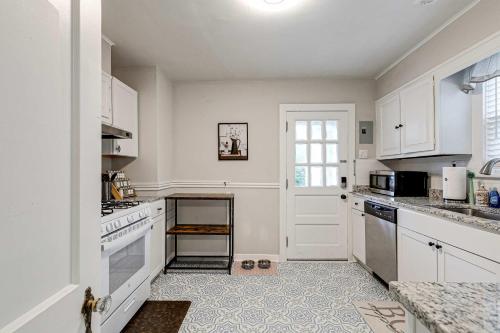 Grand2 4BR family home in Scotts' Addition