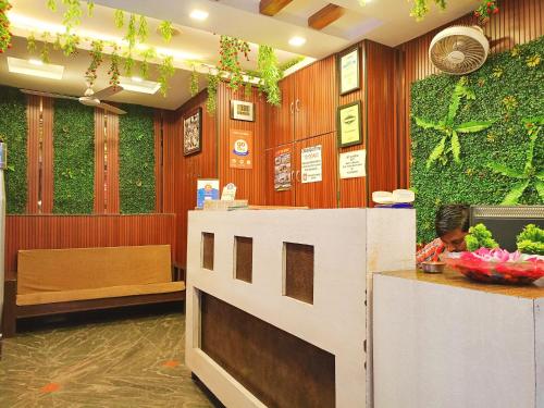 โรงแรมไซ บาลาจี (Hotel Sai Balaji) in กลางเมืองศิรที