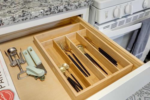 Grand2 4BR family home in Scotts' Addition