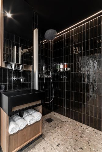 Luxury Residence in old Marais with Patio Sauna Fitness and AC - main image