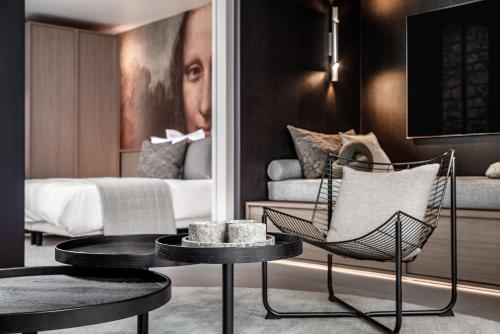 Luxury Residence in old Marais with Patio Sauna Fitness and AC - image 5