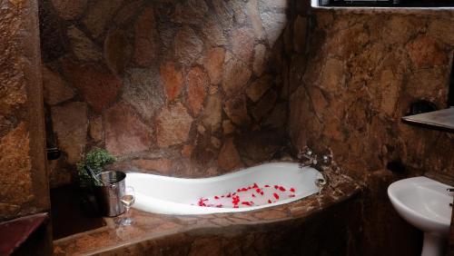 Comoditats, Kiambi Safaris Lodge in Mafuta