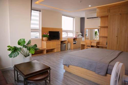 Two-Bedroom Apartment with Balcony image 1