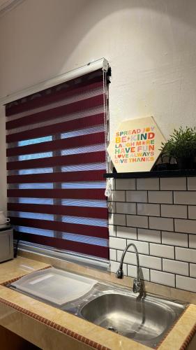 Kitchen, JAMBU MANIS STAY- Business Traveller Friendly, Family Comfort, Kuala Berang- Free Netflix,Wifi in Kuala Berang Town