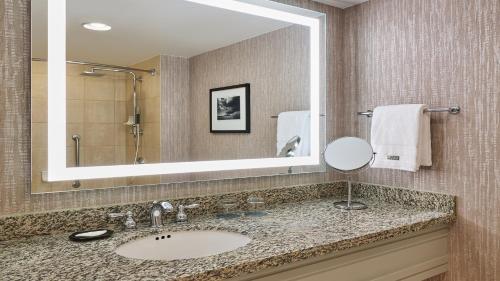 King Room with Sofa Bed