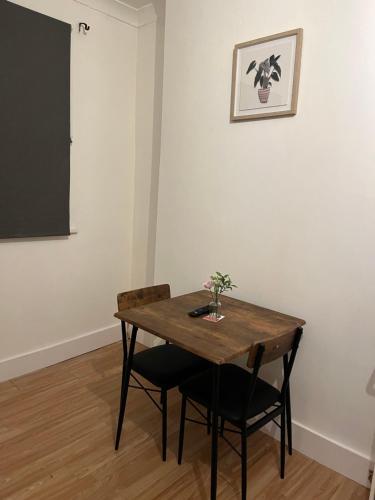 HIVESTAYS Free Wi-Fi, Smart TV, Parking, Tea &Coffee in เก็ทเทอร์ริ้ง