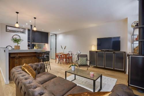 Apartment in the Center of Paris by studioprestige - image 4
