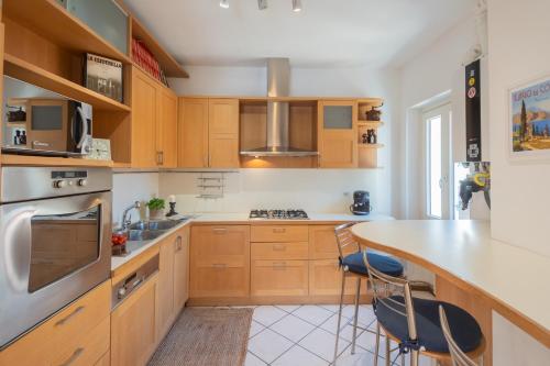 Linda Apartments by Rent All Como - image 2
