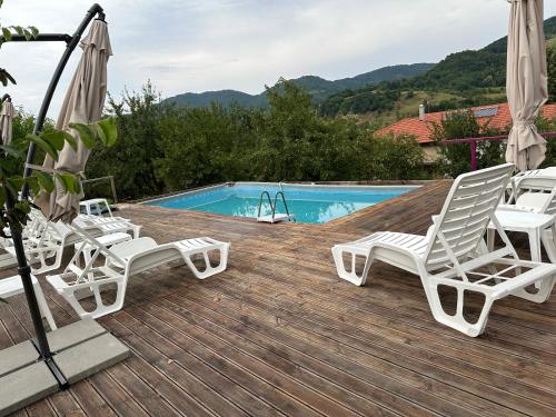Peldbaseins, Casa Daria in Brada
