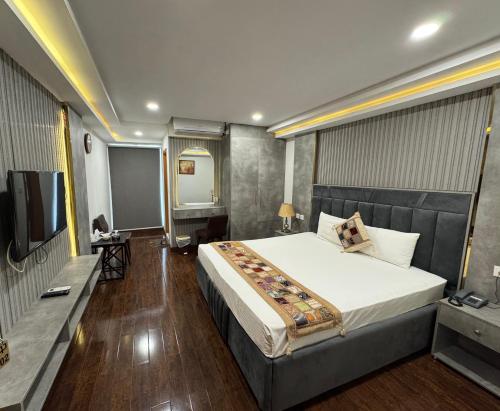 room detail thumbnail 0
