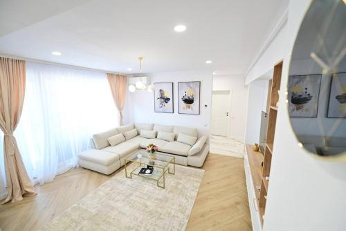 FLH - SIBIU - The Evolution LUXURY Apt - 2 Bedrooms, 1 Livingroom, 2BA with 3 ACs Units and Panoramic view - Sleeps 6 - Shopping City Mall, Şelimbăr (fotografie 7)