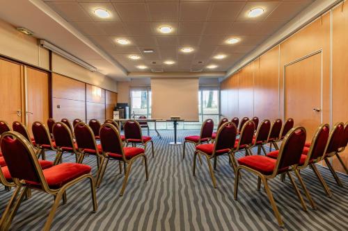 Best Western Plus La Fayette Hotel et SPA - image 4