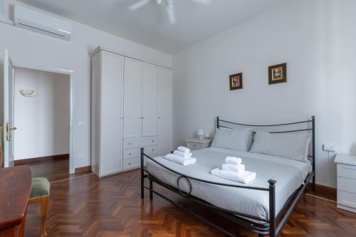 Family large apartment in Florence