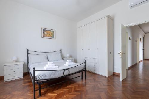 Family large apartment in Florence